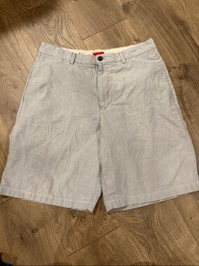 Izod Light Gray Flat Front Men's Shorts